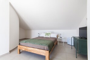 1 bedroom, in-room safe, WiFi, bed sheets - Room 6 (Capreria) in Villa Maria - free parking and sea view terrace (Castellammare del Golfo)