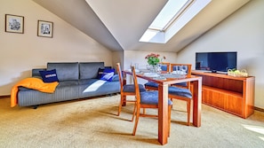 Studio (204 A) | Living area