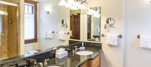 House, 4 Bedrooms | Bathroom | Towels