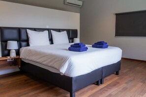 4 Schlafzimmer, Bügeleisen/Bügelbrett, WLAN, Bettwäsche