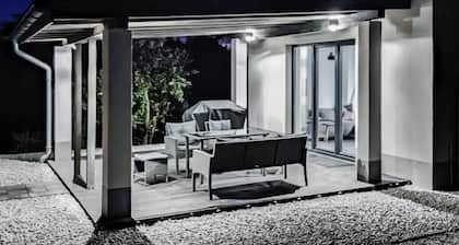 Amazing home in Staniszów with WiFi
