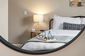 2 Schlafzimmer, Schreibtisch, Bügeleisen/Bügelbrett, kostenloses WLAN