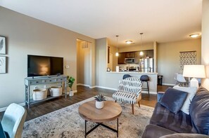 Smart TV, libri, studio