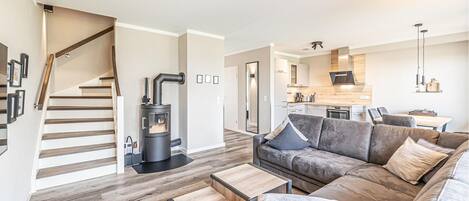 Smart TV, fireplace, foosball, stereo