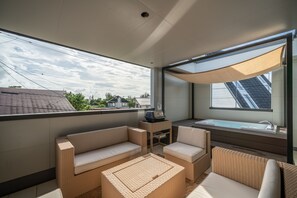 Terrace/patio - Urban Villa Resort ILILANI (Onna)