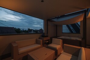Terrace/patio - Urban Villa Resort ILILANI (Onna)