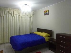 2 makuuhuonetta, silitysrauta/-lauta, Wi-Fi, vuodevaatteet