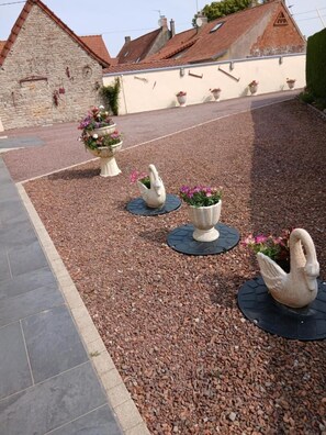 Property grounds - H1320 - FIENNES - Furnished (FIENNES)