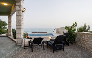 A heated pool - Awesome home in Primosten (Primosten)