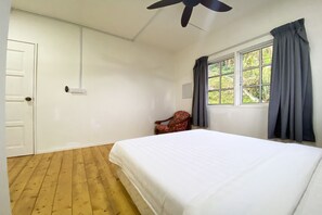 Room, 2 Bedrooms | Free WiFi, bed sheets - OYO Home 90329 Bridge House Homestay (Ranau)