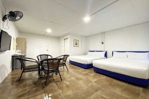 Family Room, Private Bathroom | Free WiFi, bed sheets - OYO Home 90329 Bridge House Homestay (Ranau)