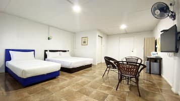 Chambre Triple, salle de bains privée | Wi-Fi gratuit, draps fournis