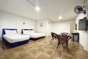 Free WiFi, bed sheets - OYO Home 90329 Bridge House Homestay (Ranau)