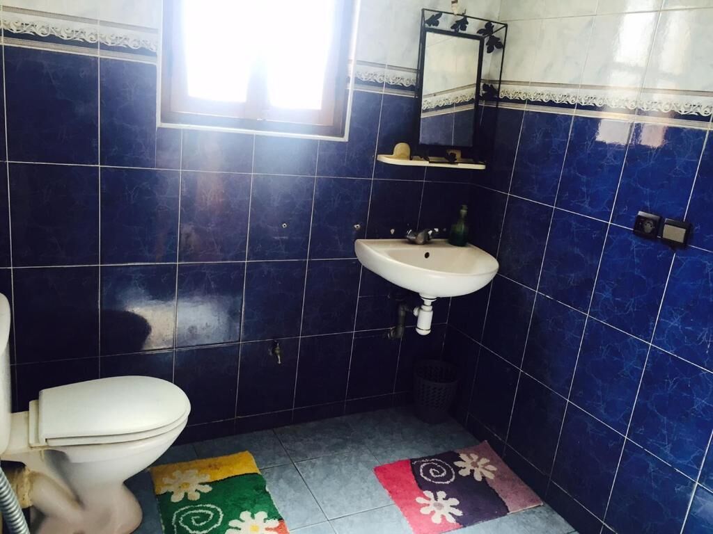 Serviettes fournies, savon, papier de toilette
