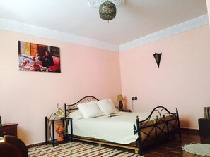 1 soverom, strykejern/-brett, wi-fi og sengetøy