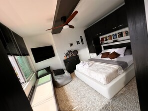 1 chambre, fer et planche à repasser, accès au Wi-Fi (inclus)