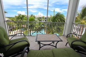 Interior - Updated Modern Poolside Condo! (Bonita Springs)