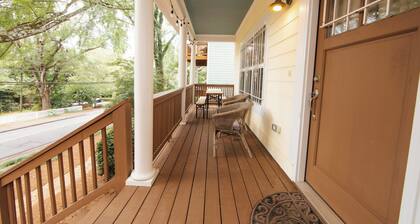 Cozy Cottage - Walk to Campus, Stadium, Downtown