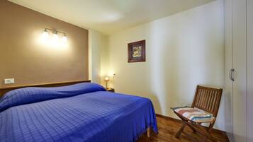 1 Schlafzimmer, BĂŒgeleisen/BĂŒgelbrett, kostenloses WLAN, BettwĂ€sche