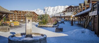 Chalet, 150m from resort center, swimming pool, sauna, terrace, balcony, parking, tv, ski locker