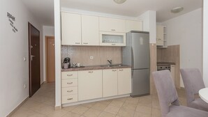 Unclassified image, 5 of 14, button - Apartment View **** Apartment in Makarska, parking (Makarska)
