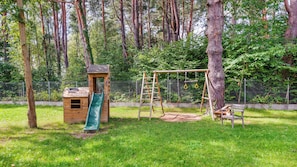 Children’s play area – outdoor