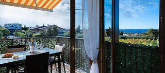 Regarda - Apartment Blanco with lake view & swimming pool
