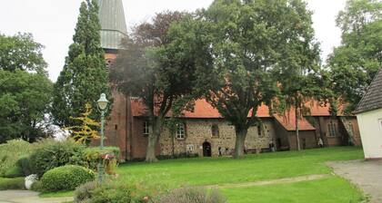 Modern apartment on the 1st floor, 3 rooms + dining area, kitchen w. Dishwasher, bathroom