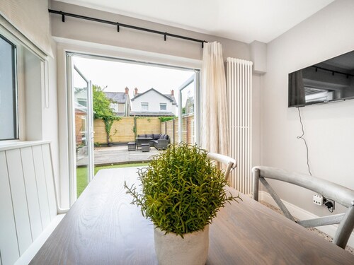 Pass the Keys | Exceptional Villa on Charming Tree-Lined Avenue