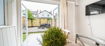 Pass the Keys | Exceptional Villa on Charming Tree-Lined Avenue