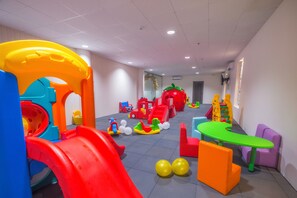 Game room - THE ADDRESS PALACE HOTEL & APARTMENT (Dammam)