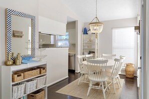 Dining - Beach Buddy - Gulfview Heights on 30A, Heated Private Pool, Walk to Beach + Eat! (Santa Rosa Beach)