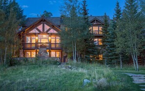 House, 5 Bedrooms | Exterior