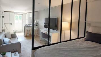 1 habitación, escritorio, tabla de planchar con plancha y wifi gratis