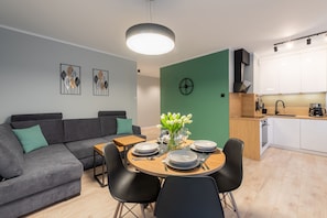 Apartment (15/6) | Living area