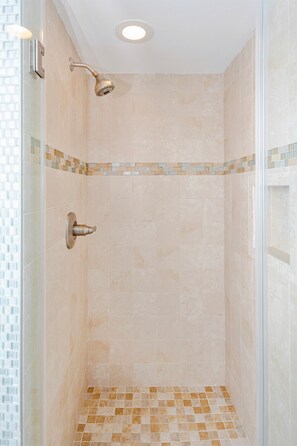 Shower, hair dryer, towels - Oceanviews-Steps 2 Beach-Stunning-MultiBalconies-Gated Community-Pool/Hottub (Myrtle Beach)