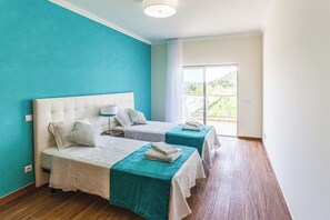 3 bedrooms, in-room safe, iron/ironing board, travel crib