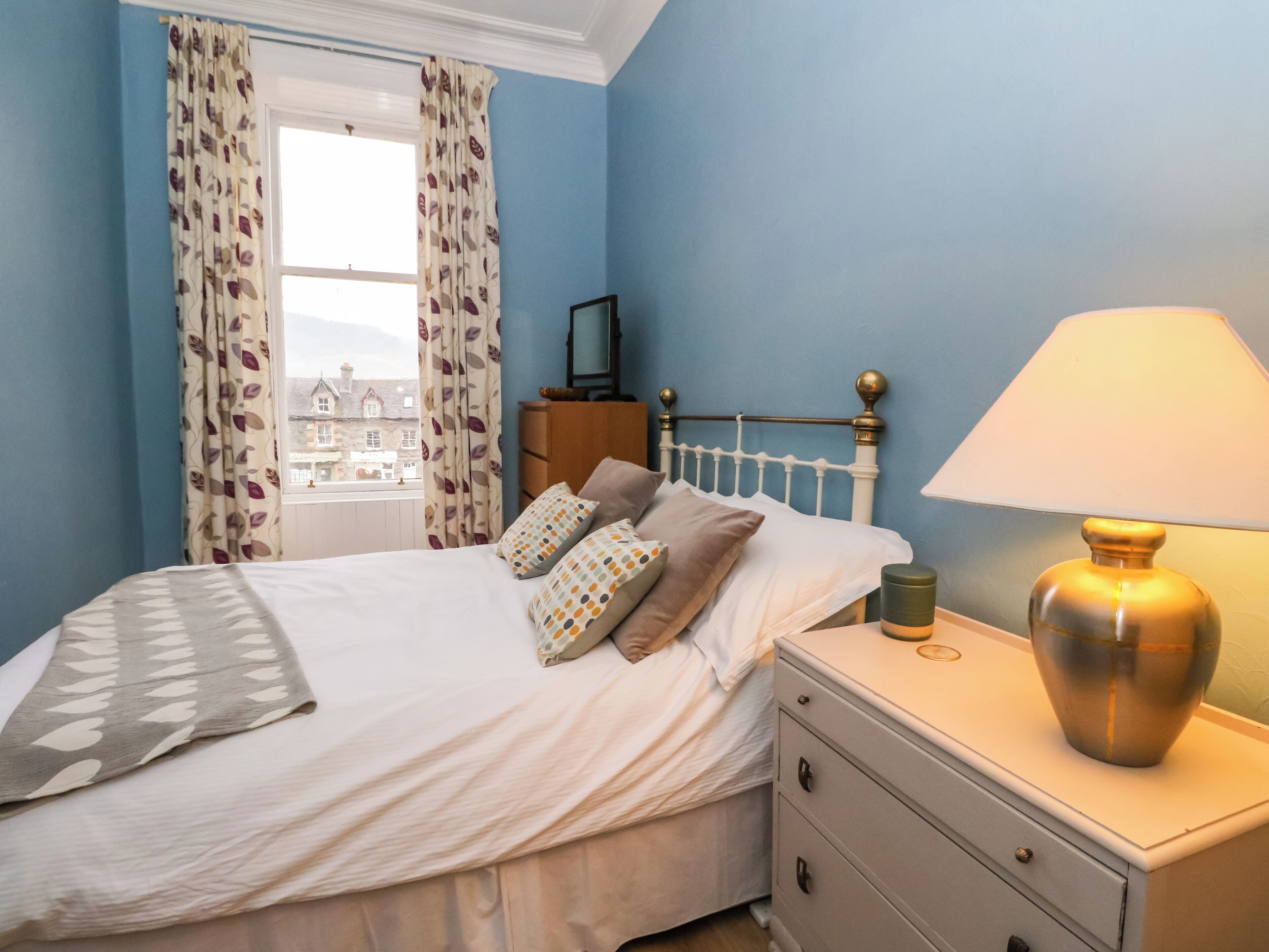 2 개의 침실, 각각 다른 스타일의 인테리어, 각각 다르게 가구 비치, 무료 WiFi