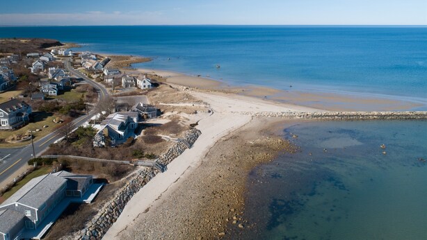 شاطئ