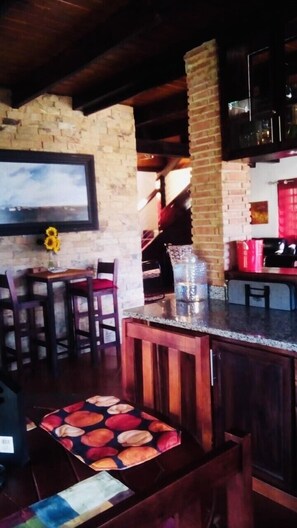 Dining - Villa & Cabin @ The Eagle Nest!! Stunning view !! w/fireplace (Constanza)