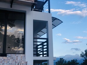 Exterior detail - Villa & Cabin @ The Eagle Nest!! Stunning view !! w/fireplace (Constanza)