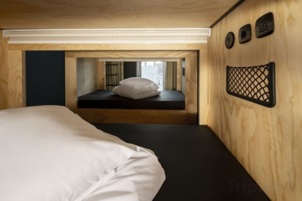 Soundproofing, WiFi (free), bed sheets