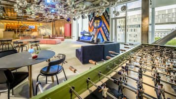 2 bars/lounges, rooftop bar