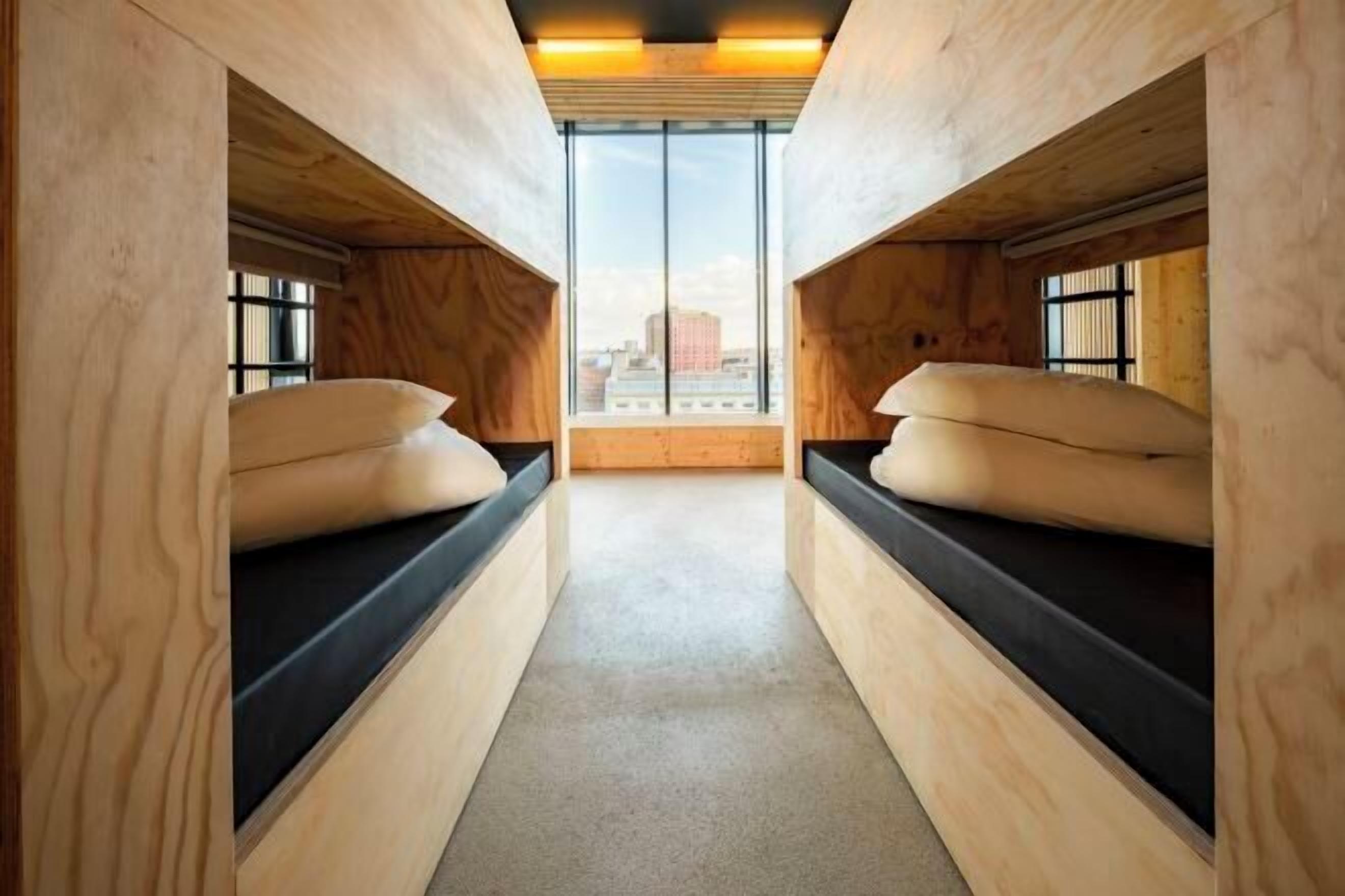 Soundproofing, free WiFi, bed sheets