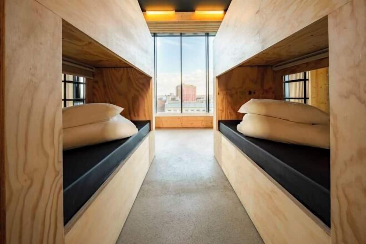 Soundproofing, free WiFi, bed sheets