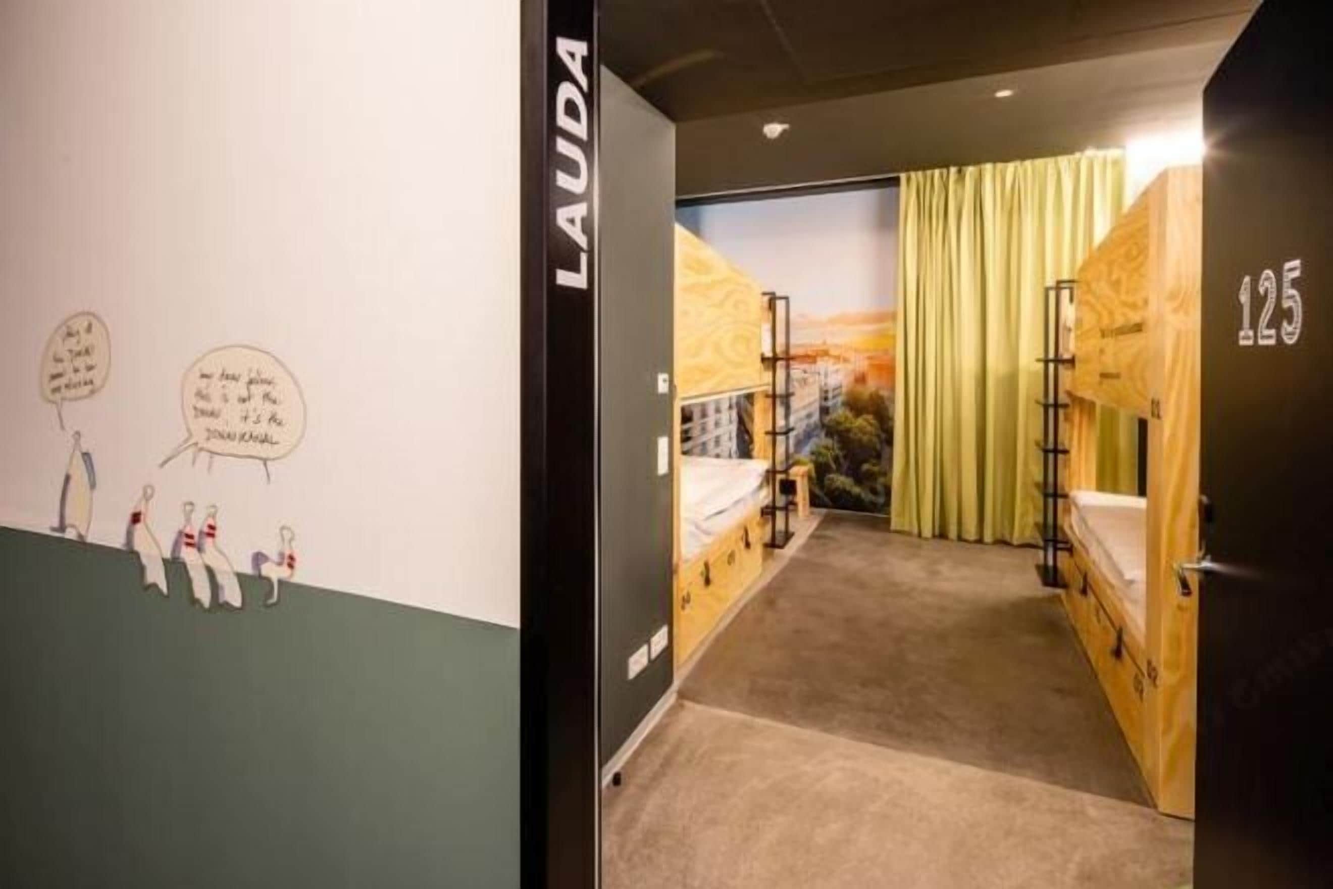 Soundproofing, free WiFi, bed sheets