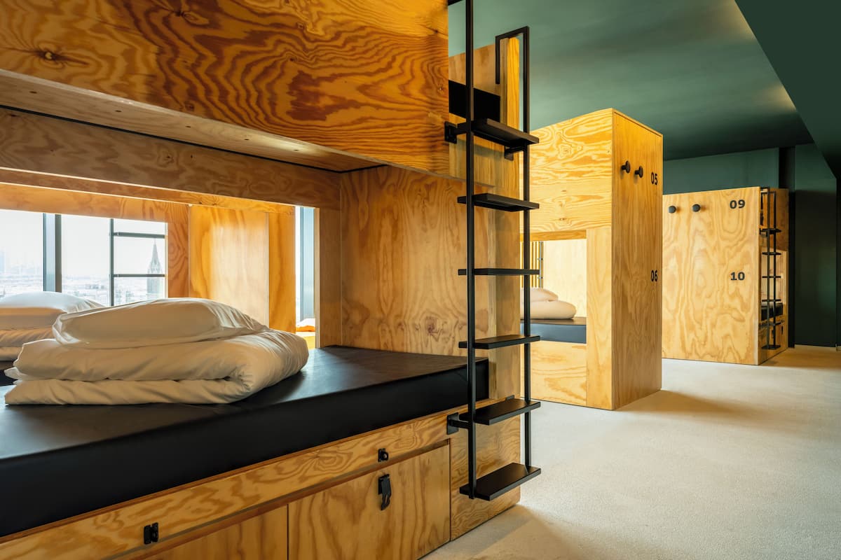 Shared Dormitory, Women only, Ensuite | Soundproofing, free WiFi, bed sheets