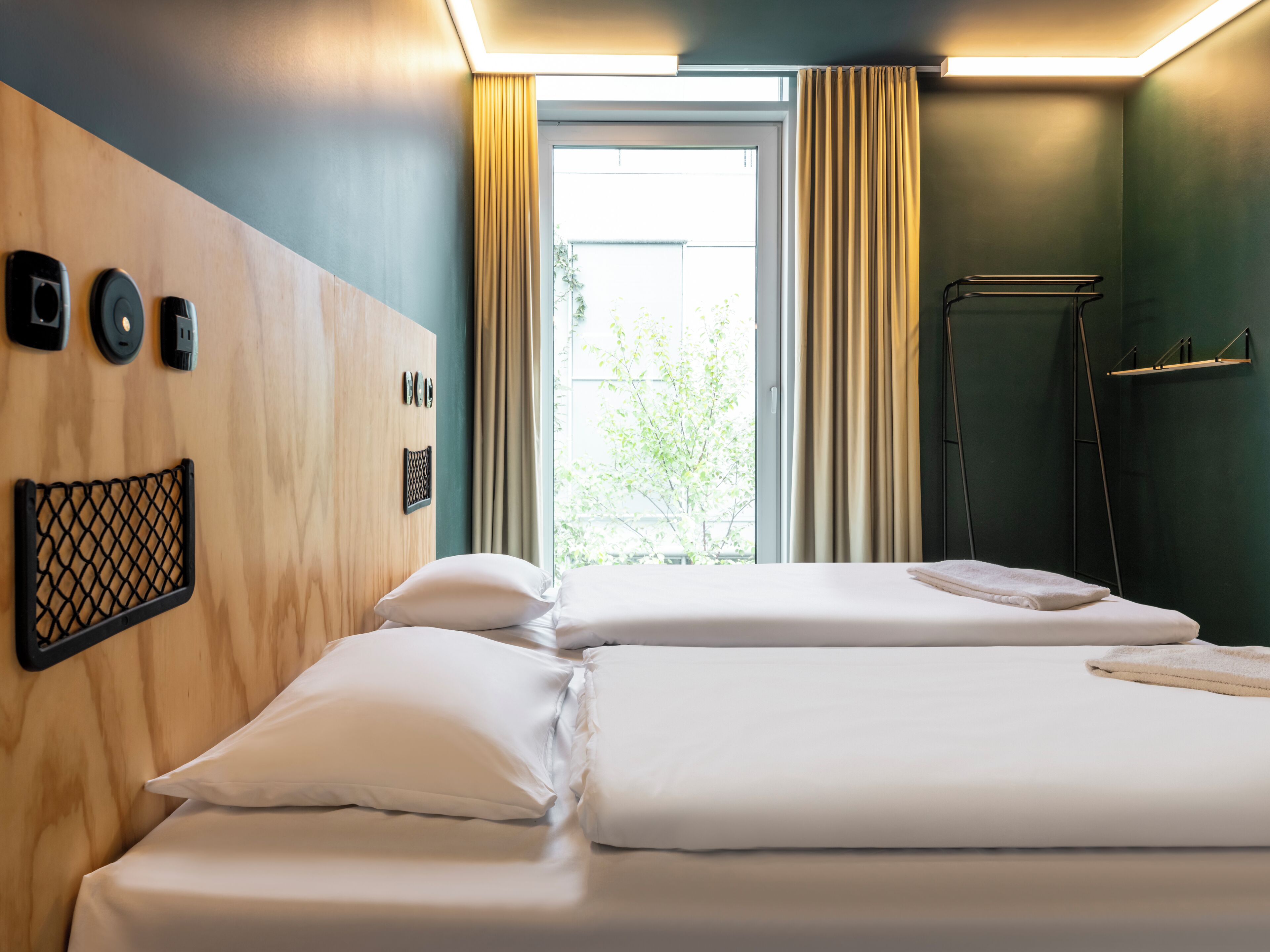 Soundproofing, free WiFi, bed sheets