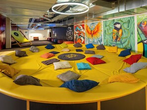 Property grounds - JO&JOE Vienna - Hostel (Vienna)