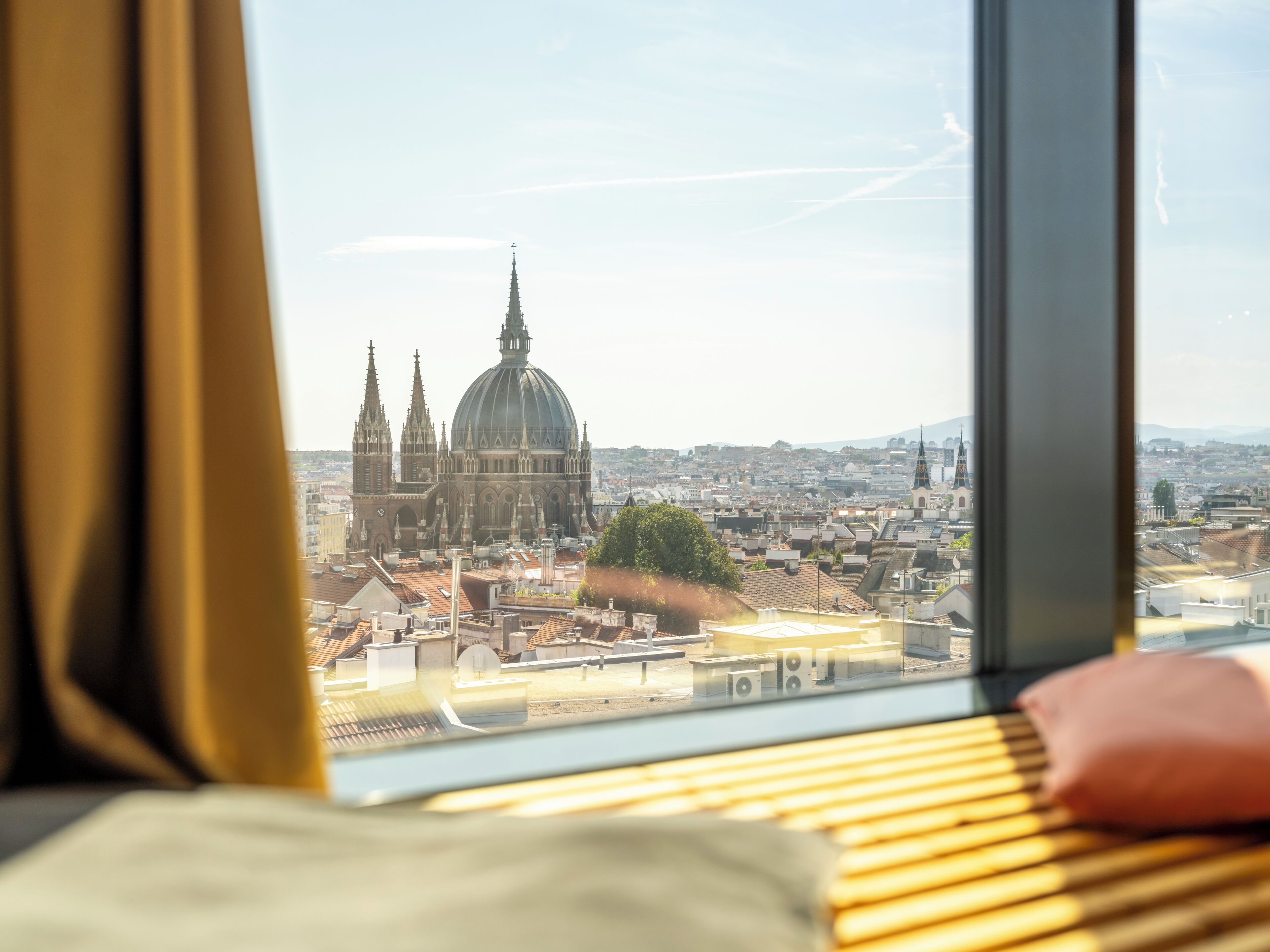 Kalis bunyi, Wi-fi percuma, cadar katil 